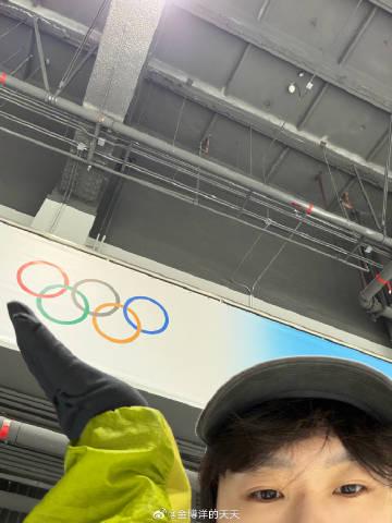看到金博洋訓練後蒸騰的熱氣,我才懂:海外遊子追奧運的痛,不只是時差和地區限制