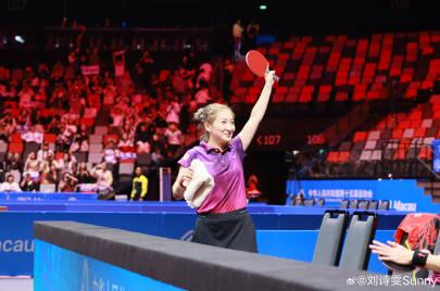 刷到劉詩雯那張全運會混雙金牌照,我忽然想起海外朋友問過:為什麼總卡在『僅限大陸播放』?