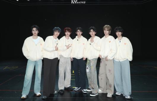 時代少年團「2025·愛你愛我」六周年演唱會全攻略