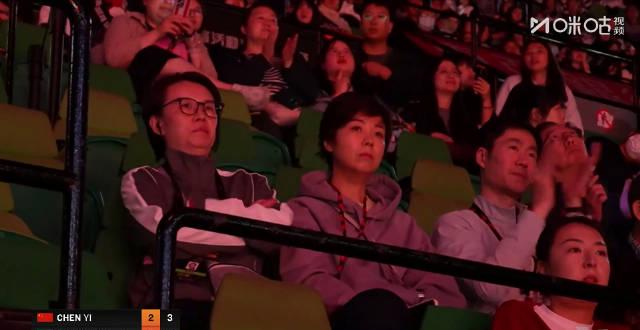 在香港偶遇張怡寧觀賽，才發現海外華人看國內體育直播有多難