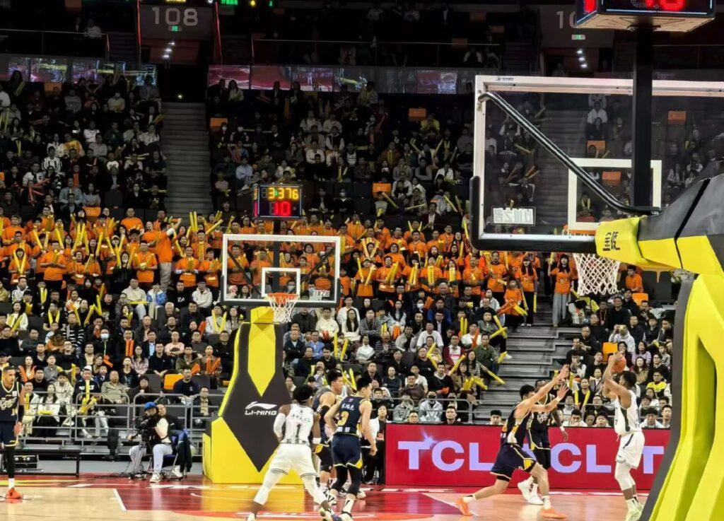 廣東宏遠球員慶祝勝利